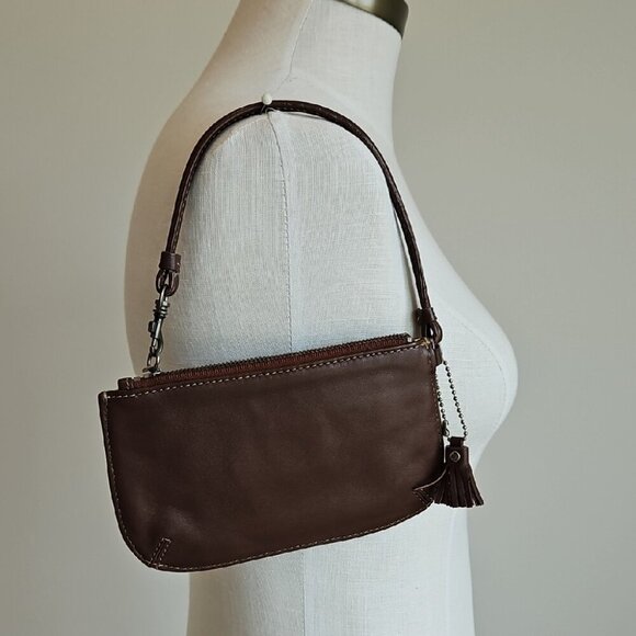 AE Elegant Brown Leather Wristlet - Picture 2 of 3